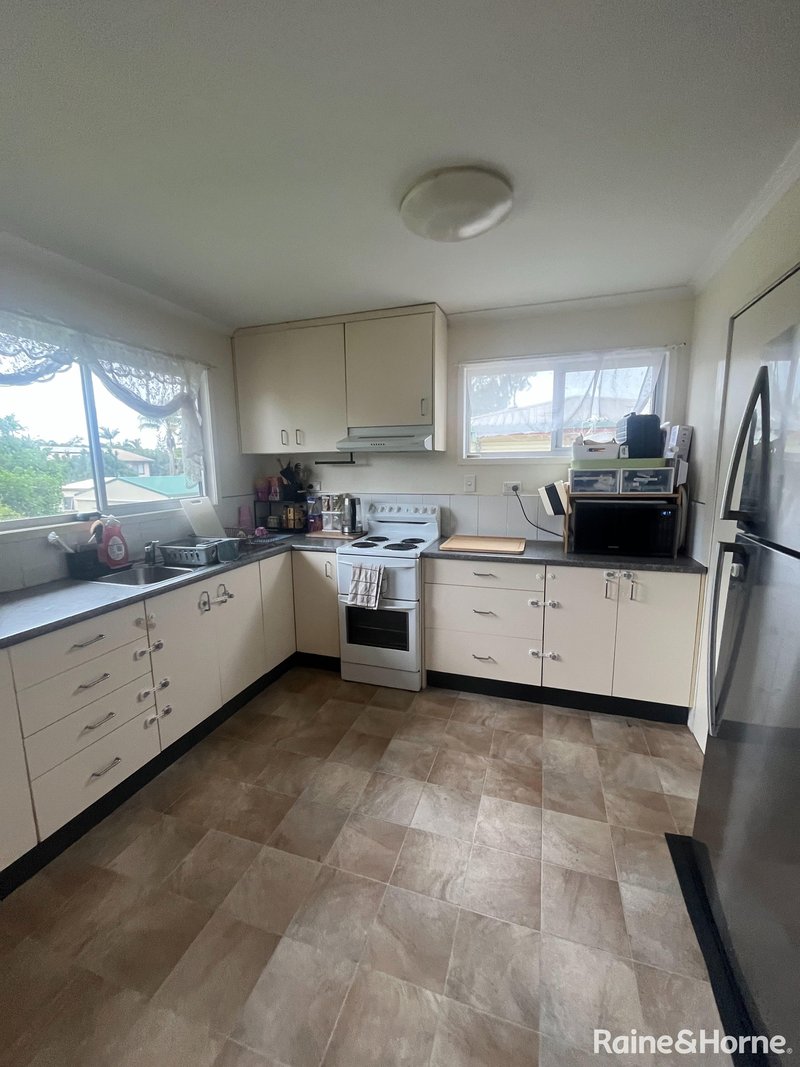 Photo - 174 Stanley Street, Strathpine QLD 4500 - Image 2