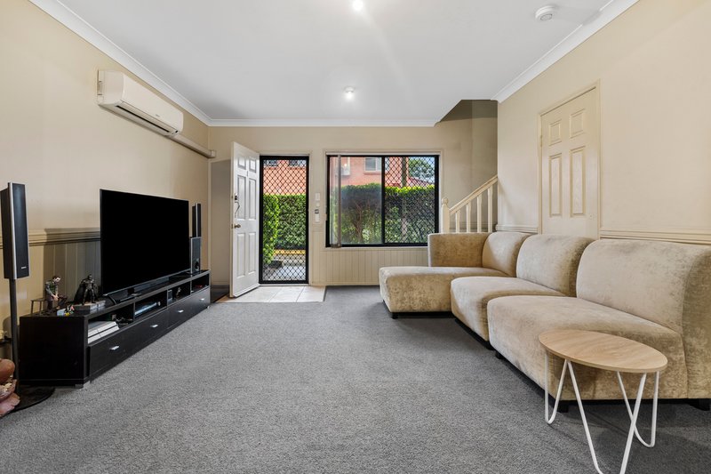Photo - 1/740 Wynnum Road, Morningside QLD 4170 - Image 4