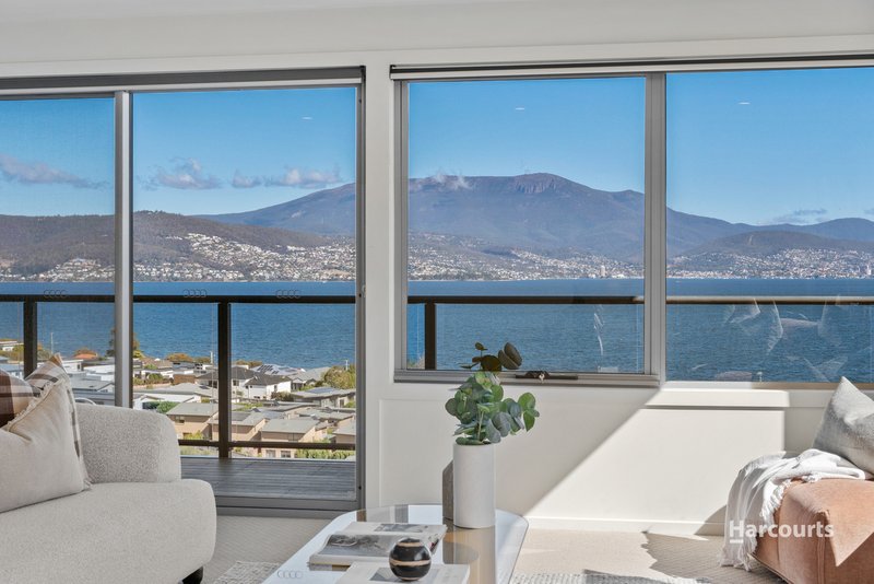 Photo - 1/746 Oceana Drive, Tranmere TAS 7018 - Image 2