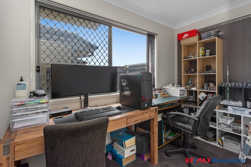 Photo - 175 Darlington Drive, Yarrabilba QLD 4207 - Image 9