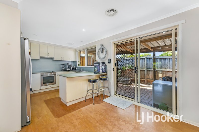 Photo - 175 Endeavour Drive, Cranbourne North VIC 3977 - Image 4