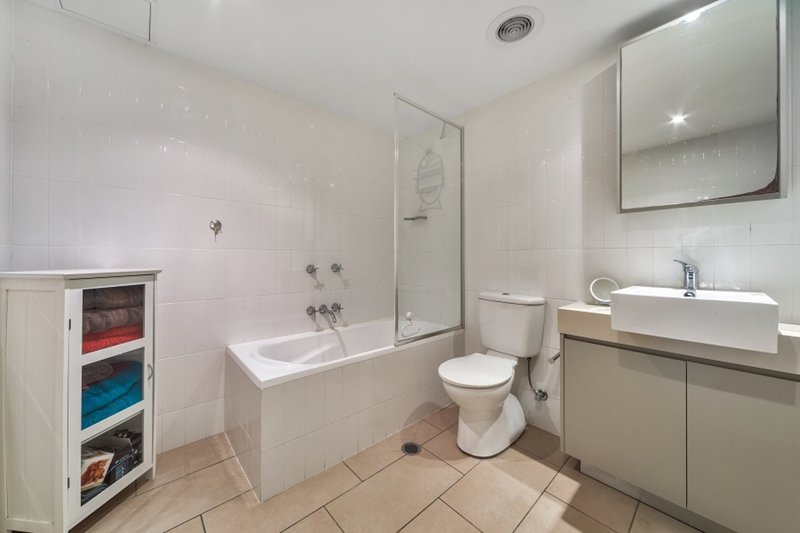 Photo - 17/5 Lusty Street, Wolli Creek NSW 2205 - Image 5