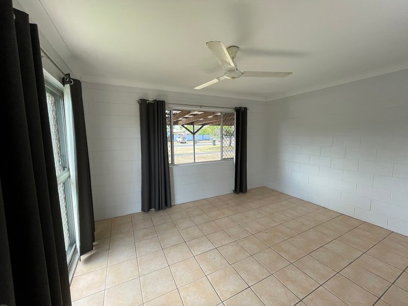 Photo - 1/75 Mann Street, Westcourt QLD 4870 - Image 5