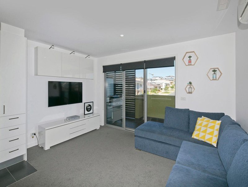 Photo - 17/50 Hillcrest Street, Crace ACT 2911 - Image 4