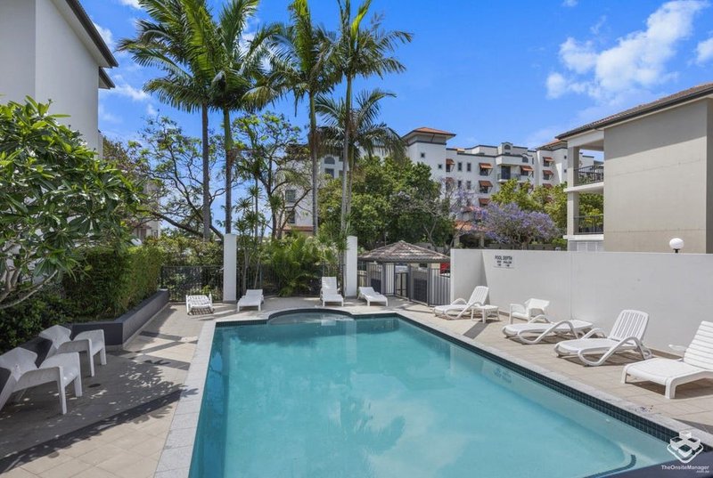 Photo - 17/52 Newstead Terrace, Newstead QLD 4006 - Image 9