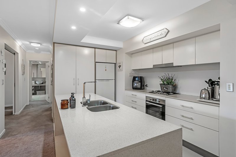 Photo - 17/53 Darrambal Street, Chevron Island QLD 4217 - Image 8