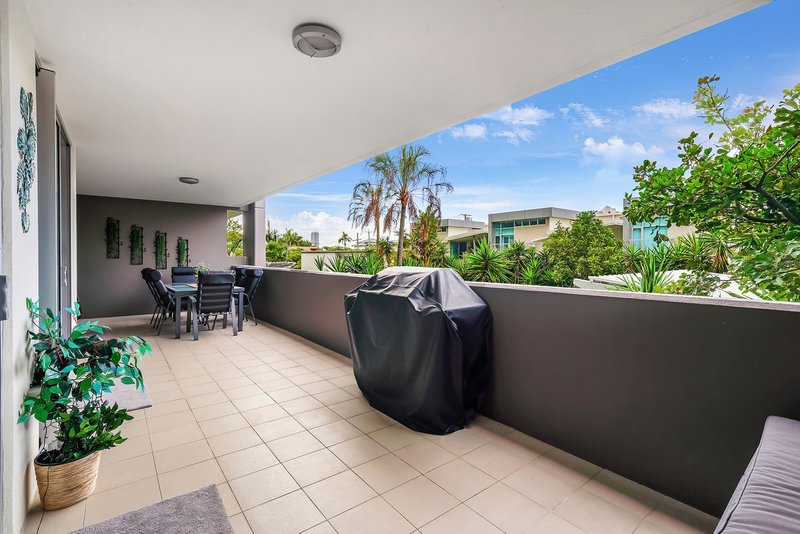 Photo - 17/53 Darrambal Street, Chevron Island QLD 4217 - Image 16