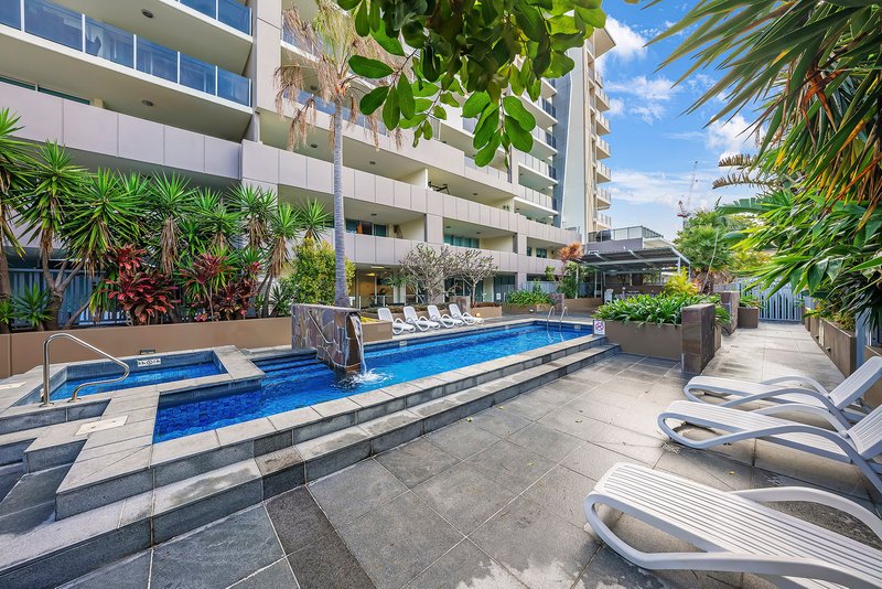 Photo - 17/53 Darrambal Street, Chevron Island QLD 4217 - Image 18