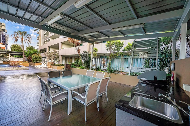 Photo - 17/53 Darrambal Street, Chevron Island QLD 4217 - Image 19