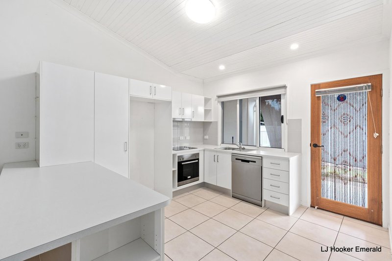 Photo - 17/55A Gray Street, Emerald QLD 4720 - Image 5