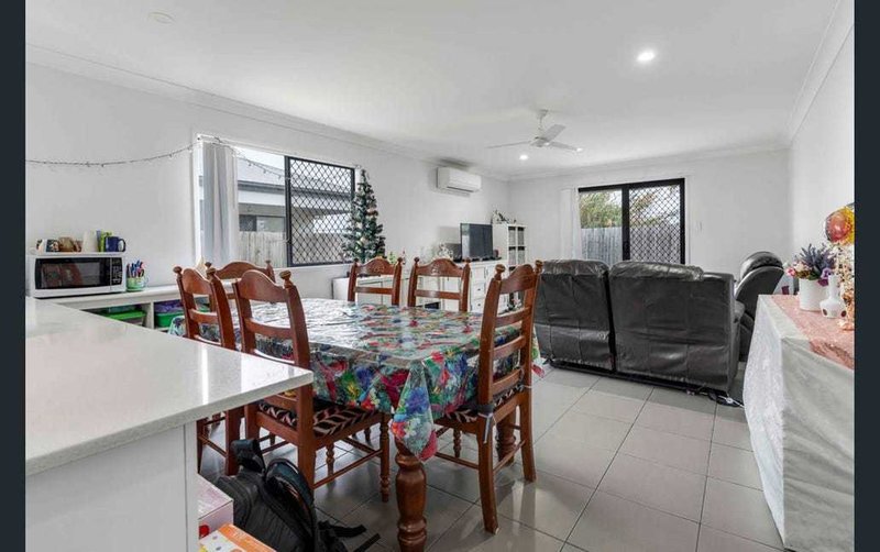 Photo - 1/76 Bambil Street, Marsden QLD 4132 - Image 2