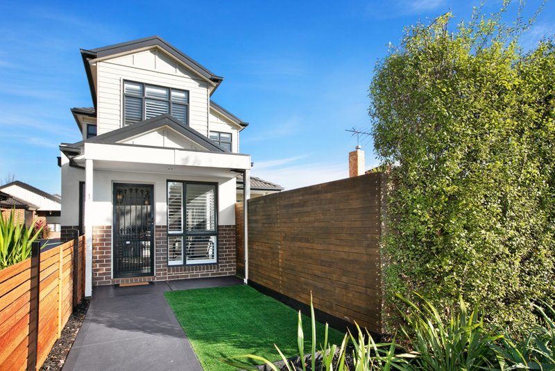 Photo - 1/76 Darebin Boulevard, Reservoir VIC 3073 - Image 2