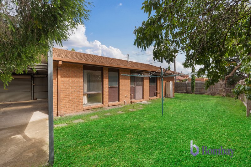 Photo - 1/76 Gillingham Crescent, Craigieburn VIC 3064 - Image 4