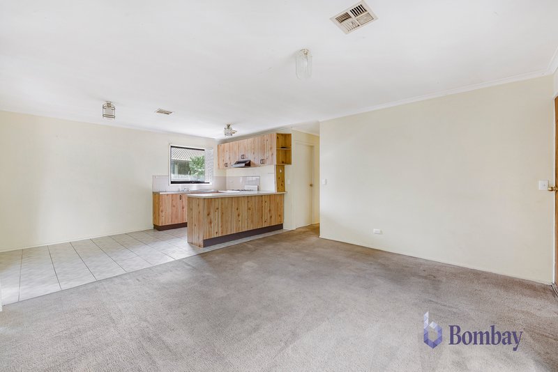 Photo - 1/76 Gillingham Crescent, Craigieburn VIC 3064 - Image 7