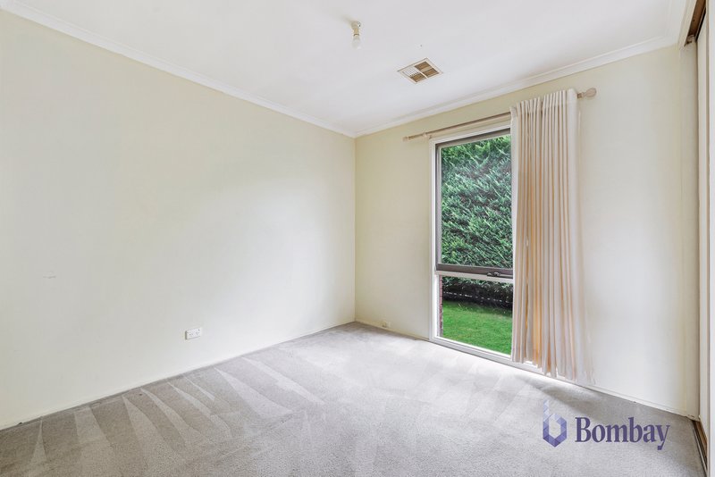 Photo - 1/76 Gillingham Crescent, Craigieburn VIC 3064 - Image 10