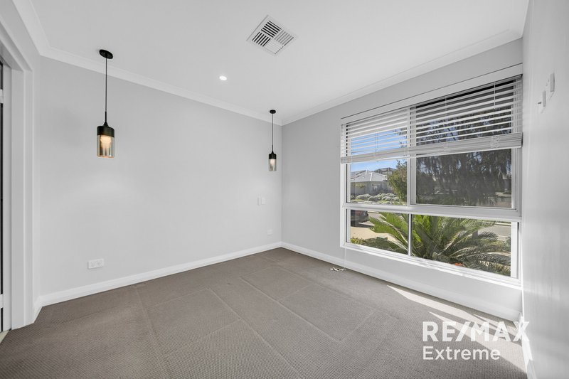 Photo - 176 Graceful Boulevard, Alkimos WA 6038 - Image 4