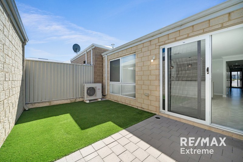 Photo - 176 Graceful Boulevard, Alkimos WA 6038 - Image 19