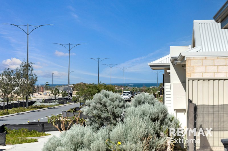 Photo - 176 Graceful Boulevard, Alkimos WA 6038 - Image 26