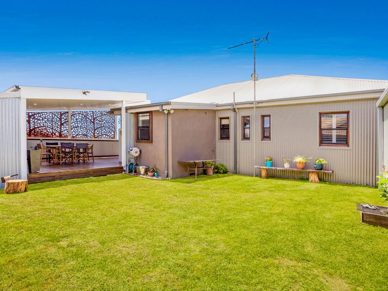 Photo - 176 Parkes Street, Helensburgh NSW 2508 - Image 2