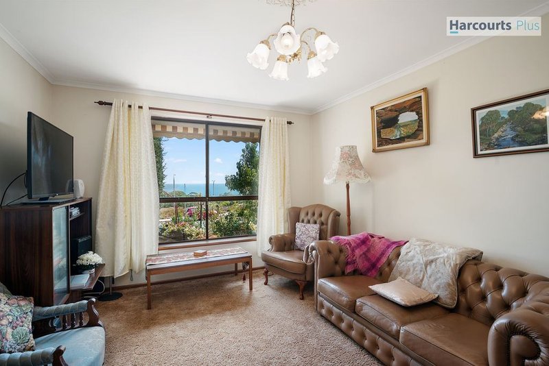 Photo - 176 Perry Barr Road, Hallett Cove SA 5158 - Image 4