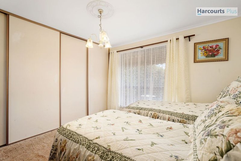 Photo - 176 Perry Barr Road, Hallett Cove SA 5158 - Image 6