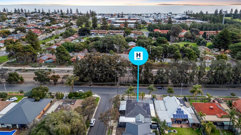 Photo - 176 Railway Terrace, Taperoo SA 5017 - Image 2