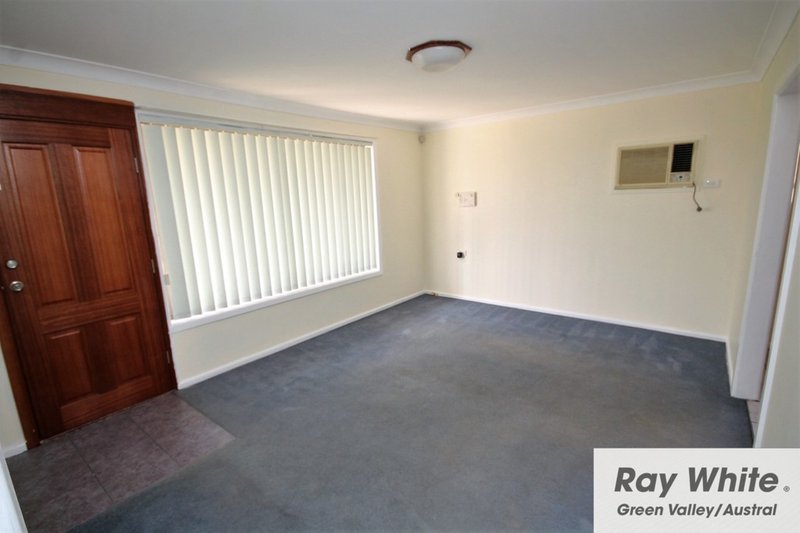 Photo - 176 Reilly Street, Lurnea NSW 2170 - Image 3