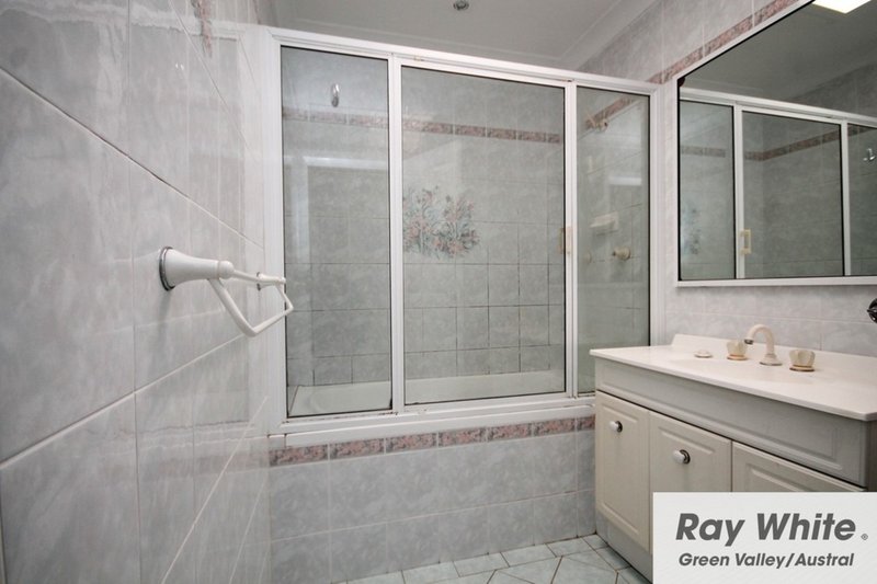 Photo - 176 Reilly Street, Lurnea NSW 2170 - Image 7