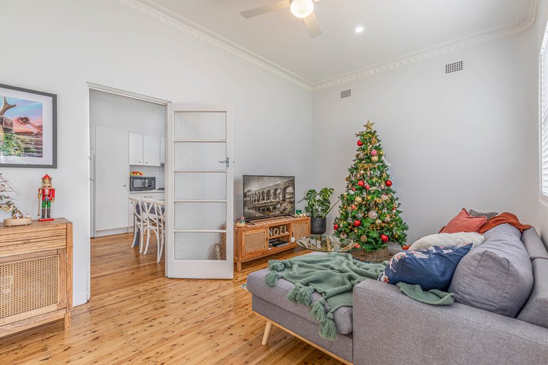 Photo - 176 Seymour Street, Bathurst NSW 2795 - Image 3