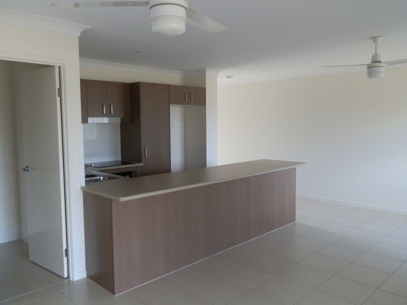 Photo - 17/6 Sullivan Street, Emerald QLD 4720 - Image 2