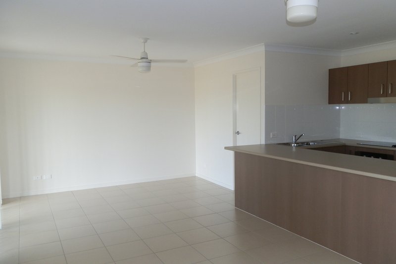Photo - 17/6 Sullivan Street, Emerald QLD 4720 - Image 3