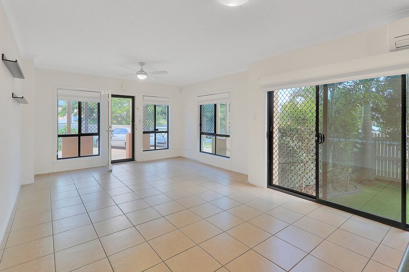 Photo - 1/76 Tryon Street, Upper Mount Gravatt QLD 4122 - Image 3