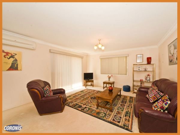 Photo - 1/76 Wallace Street, Chermside QLD 4032 - Image 2