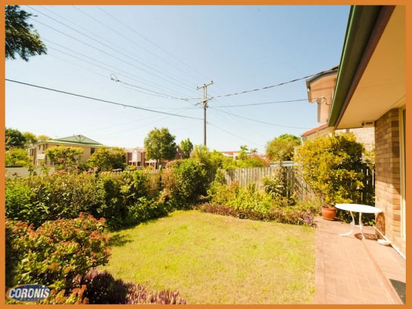 Photo - 1/76 Wallace Street, Chermside QLD 4032 - Image 12