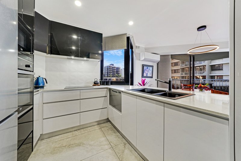 Photo - 17/60 Old Burleigh Road, Surfers Paradise QLD 4217 - Image 7