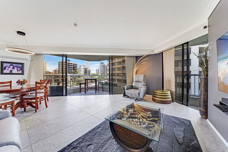 Photo - 17/60 Old Burleigh Road, Surfers Paradise QLD 4217 - Image 10