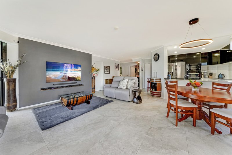 Photo - 17/60 Old Burleigh Road, Surfers Paradise QLD 4217 - Image 11