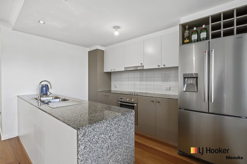 Photo - 17/62 Lowanna Street, Braddon ACT 2612 - Image 4