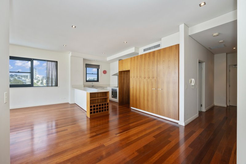 Photo - 17/65 Milligan Street, Perth WA 6000 - Image 6