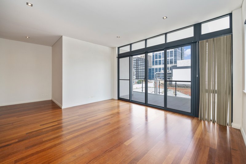 Photo - 17/65 Milligan Street, Perth WA 6000 - Image 10