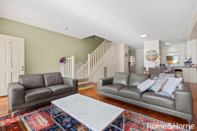 Photo - 17/67 Ravenhill Boulevard, Roxburgh Park VIC 3064 - Image 3