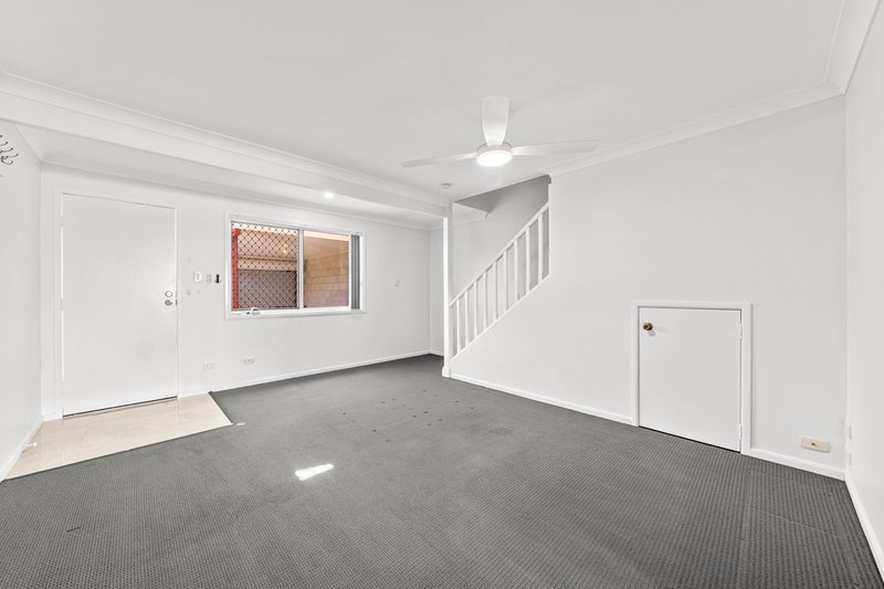 Photo - 17/68 Springwood Road, Rochedale South QLD 4123 - Image 4