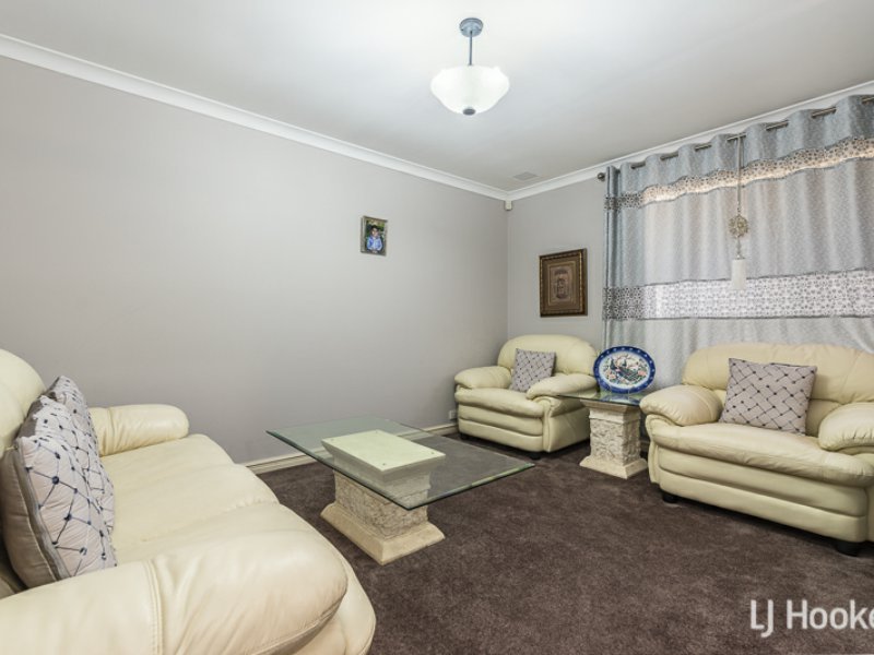 Photo - 176A Forest Lakes Drive, Thornlie WA 6108 - Image 6
