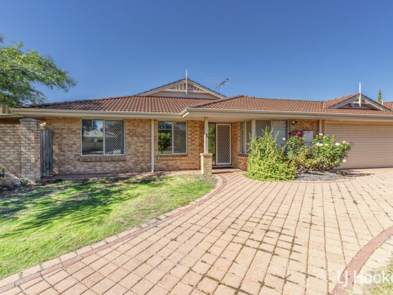 Photo - 176A Forest Lakes Drive, Thornlie WA 6108 - Image 13