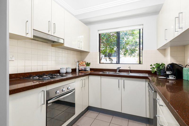 Photo - 17/7-15 Purser Avenue, Castle Hill NSW 2154 - Image 2