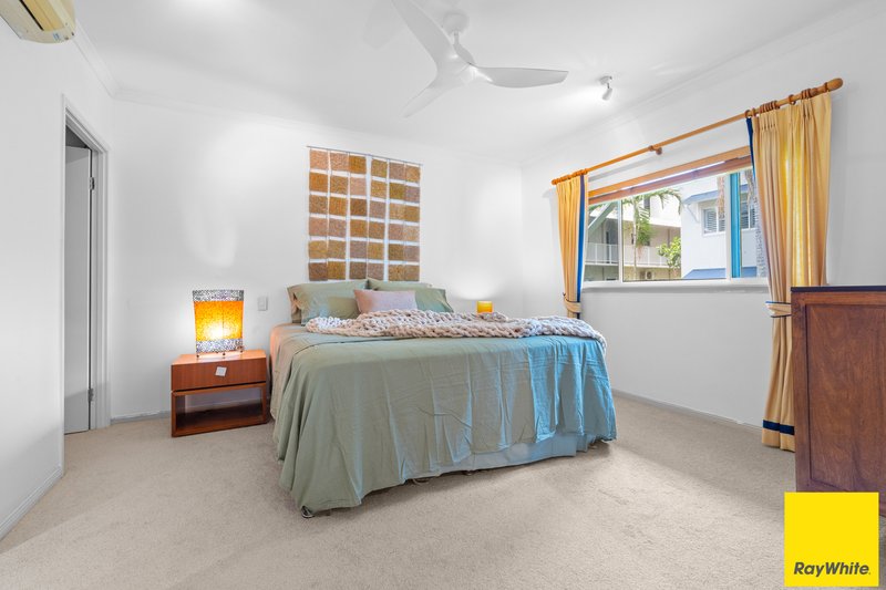 Photo - 1/77 Arlington Esplanade, Clifton Beach QLD 4879 - Image 9