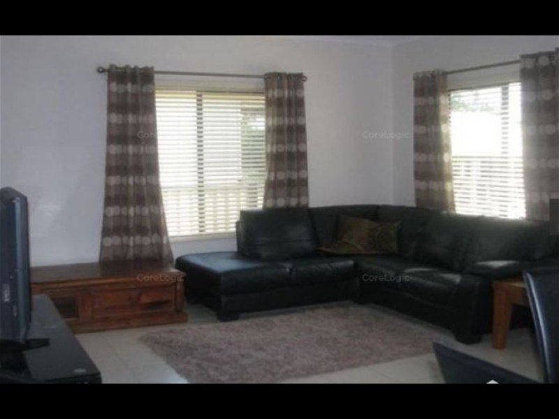 Photo - 1/77 Beardmore Crescent, Dysart QLD 4745 - Image 2