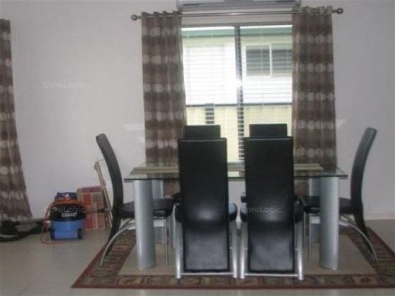 Photo - 1/77 Beardmore Crescent, Dysart QLD 4745 - Image 3