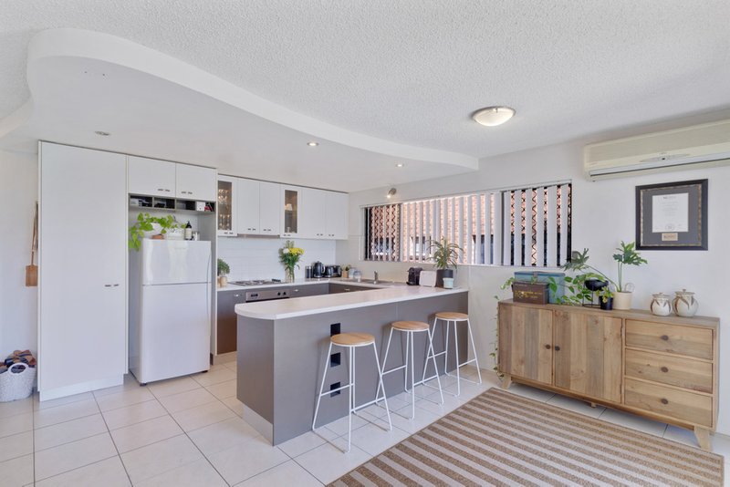 Photo - 1/77 Buderim Avenue, Mooloolaba QLD 4557 - Image 3