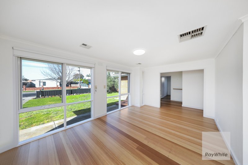 Photo - 177 Carrick Drive, Gladstone Park VIC 3043 - Image 4